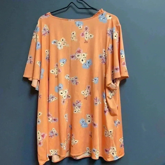LANE BRYANT WOMENS SIZE 26/28 SHORT SLEEVE FLOWY PEACH FLORAL TOP CLEAN - Picture 8 of 10